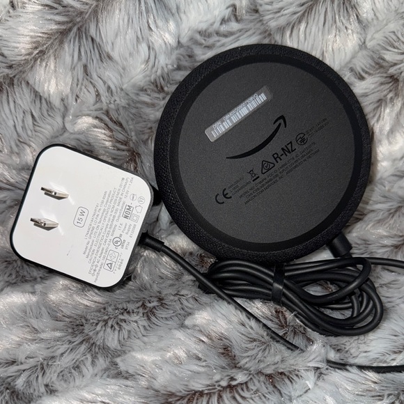 Amazon Echo Dot 3rd Generation w/ Alexa Voice Media Device Charcoal w/ power crd - Picture 2 of 9